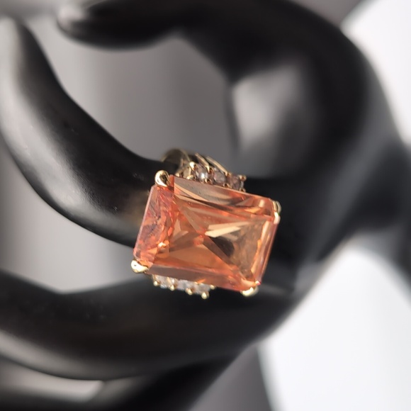 Heidi Daus| Necklace Jewelry Set With Matching ring and 3 earrings set in Box - Picture 10 of 17